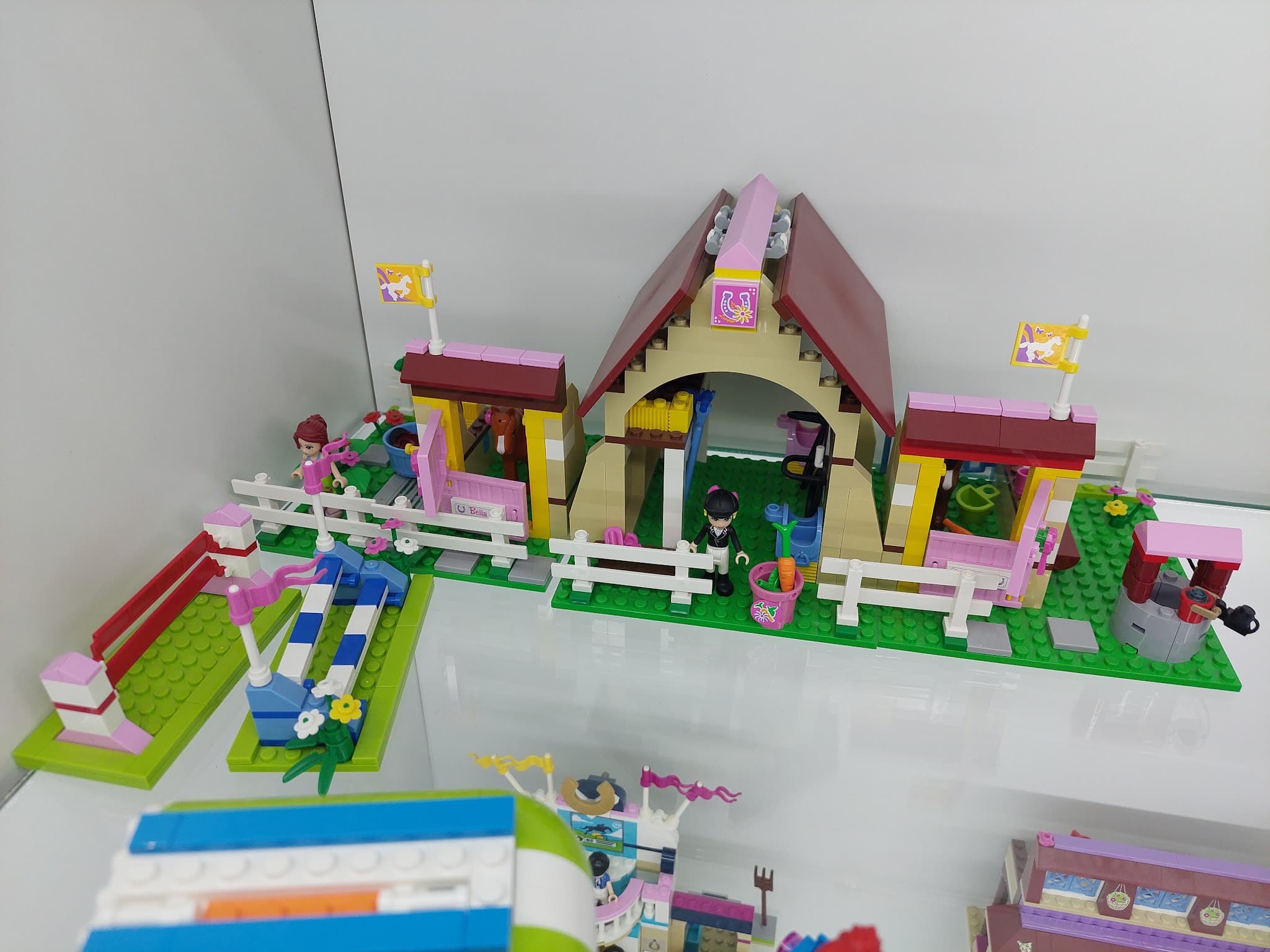 LEGO 3189 Heartlake Stables