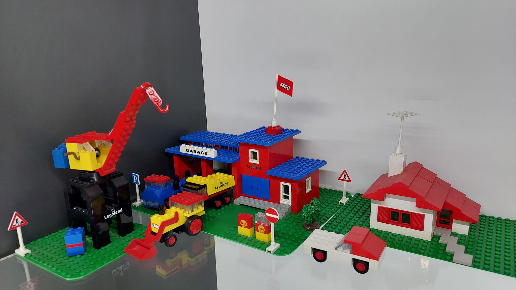 LEGO 355 Town Centre Set with Roadways