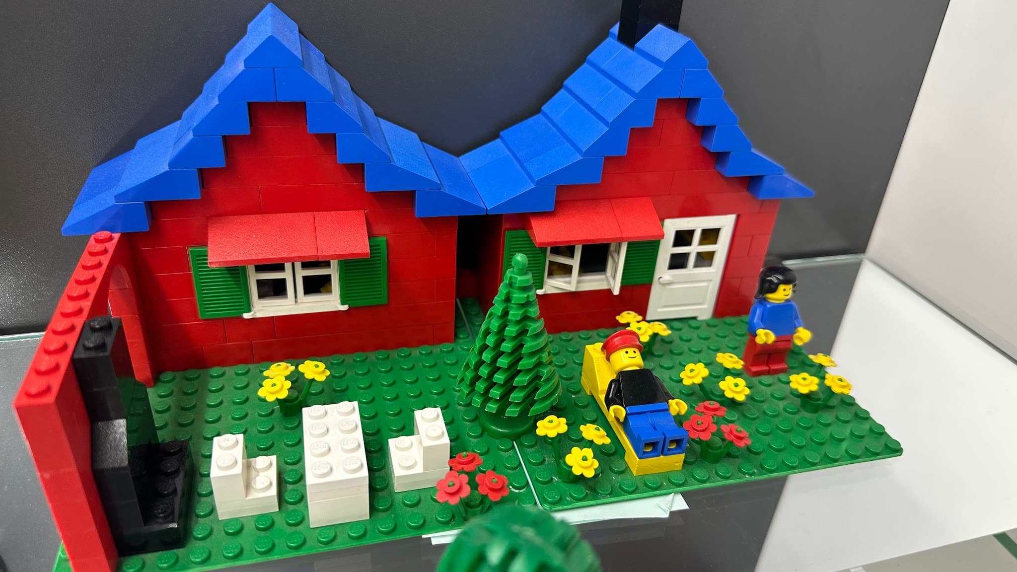 LEGO 376-2 House with Garden