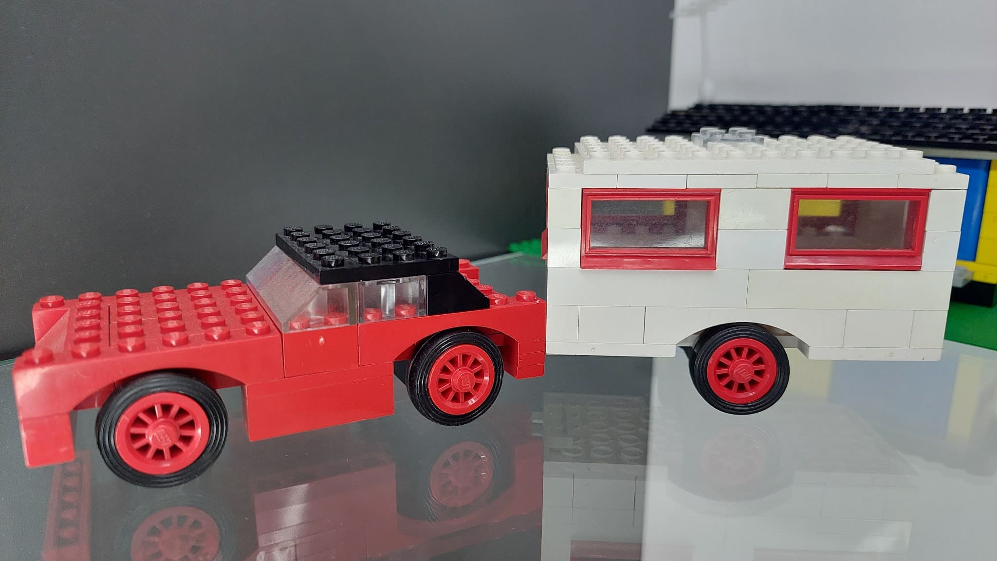 LEGO 379-2 Car and Caravan