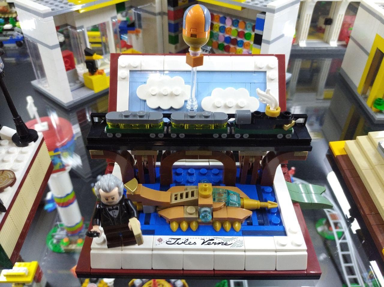 LEGO 40690 Tribute to Jules Verne's Books