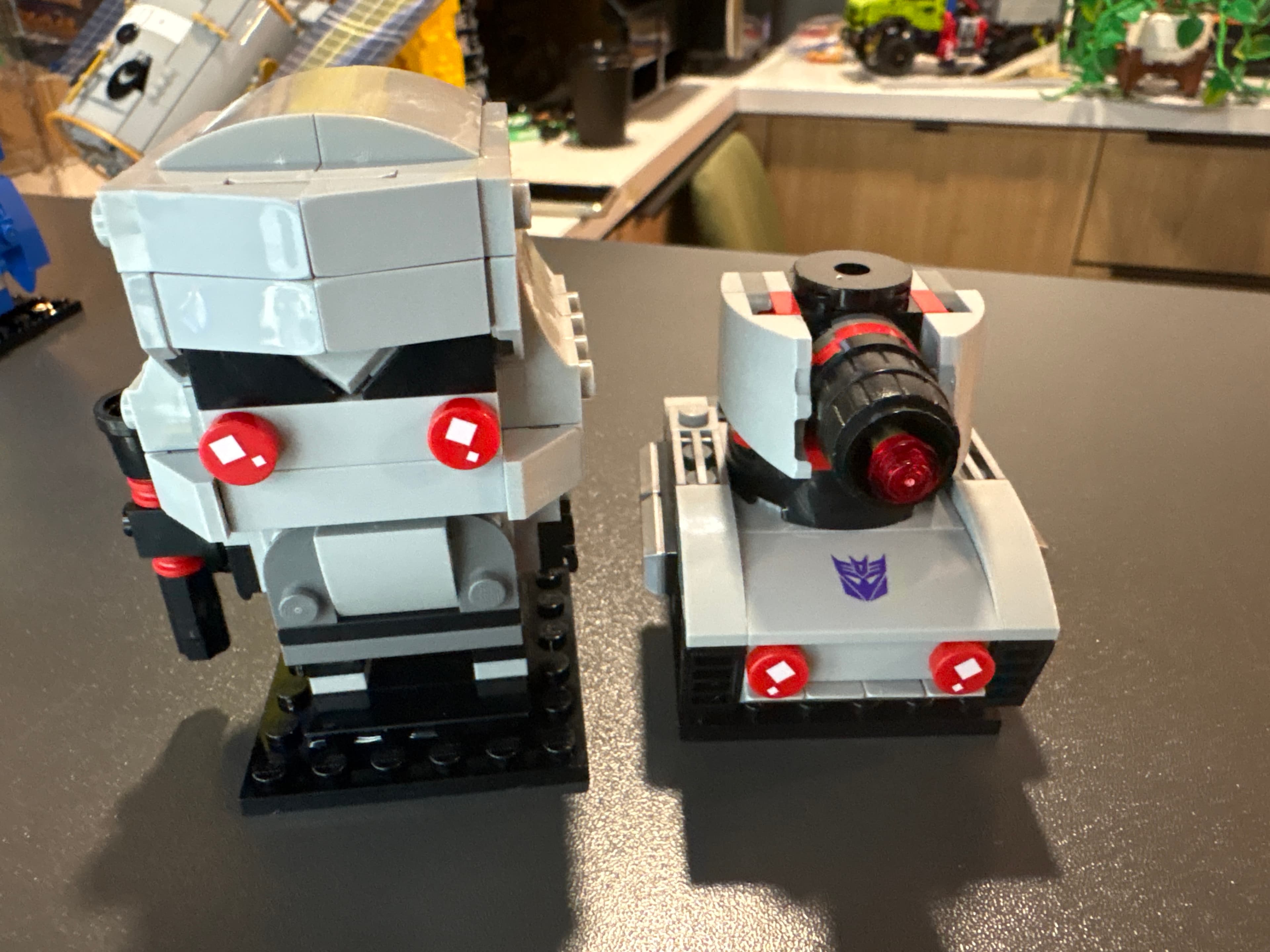 LEGO 40924 Megatron Robot & Vehicle