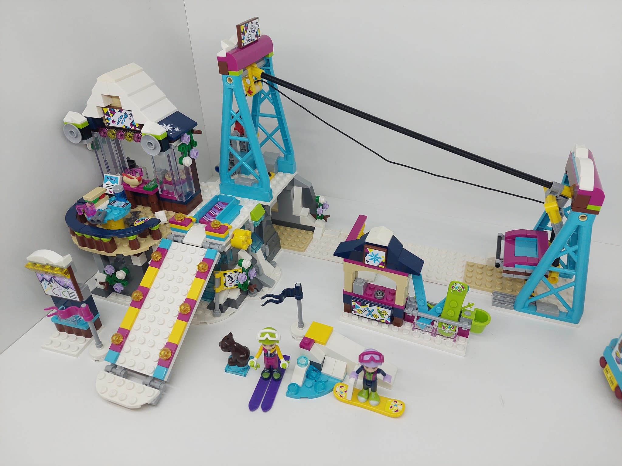 LEGO 41324 Snow Resort Ski Lift