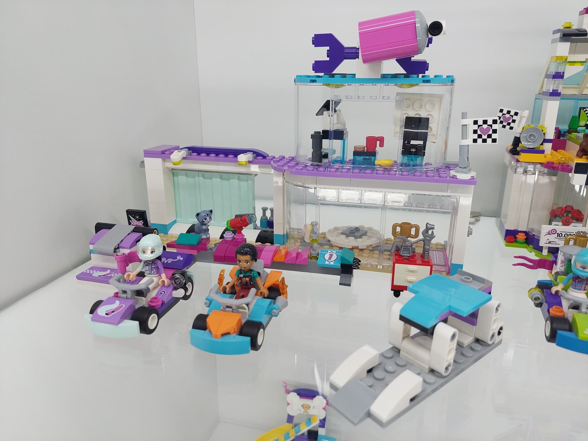 LEGO 41351 Creative Tuning Shop