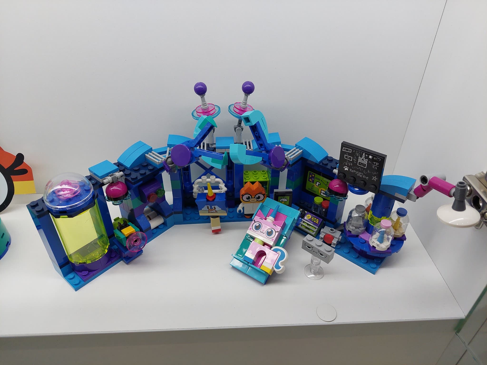 LEGO 41454 Dr. Fox Laboratory
