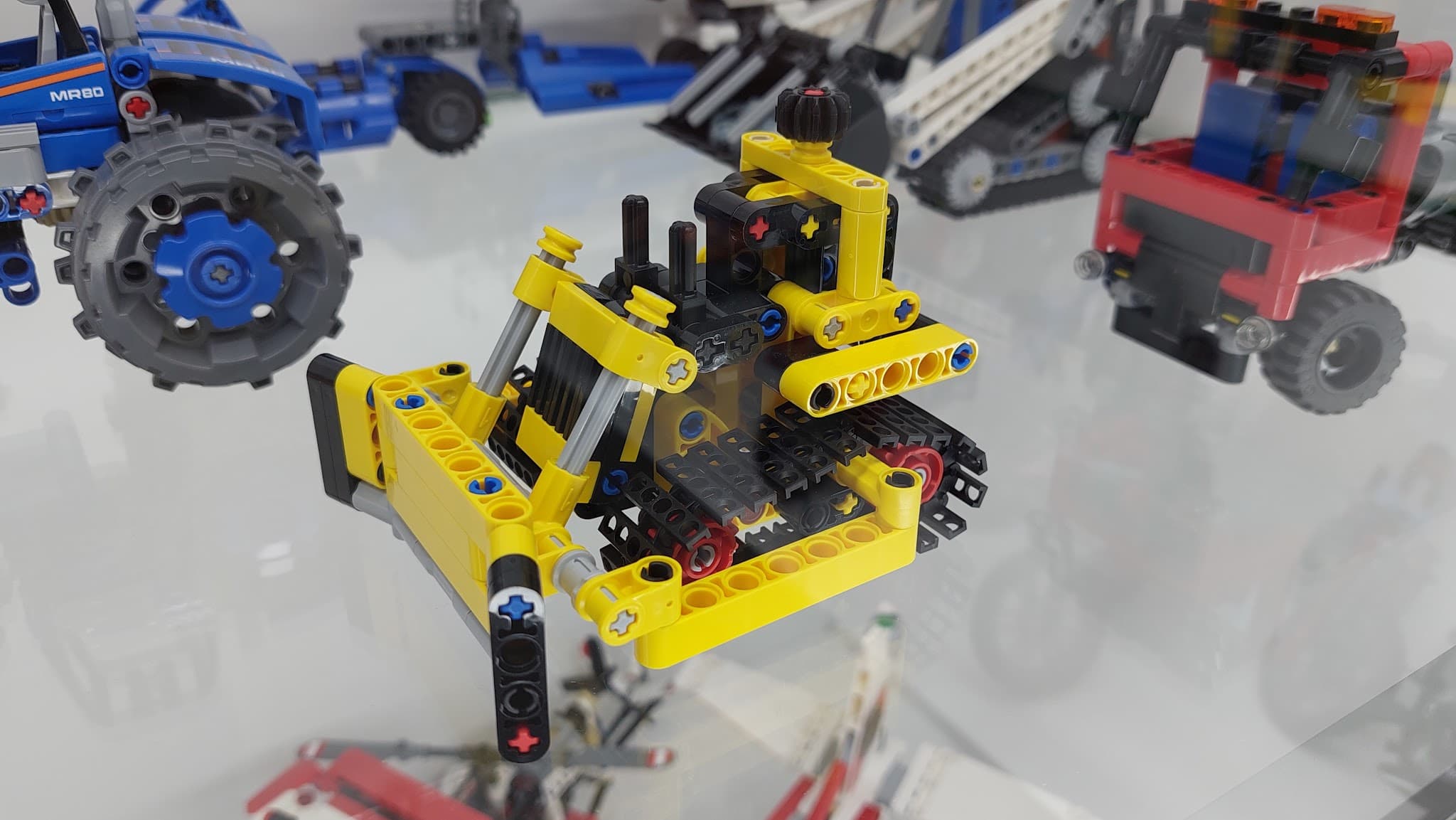 LEGO 42163 Heavy-Duty Bulldozer
