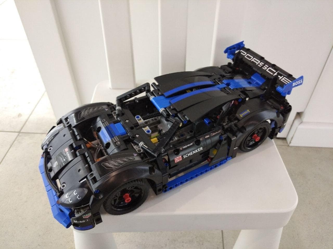 LEGO 42176 Porsche GT4 e-Performance Race Car
