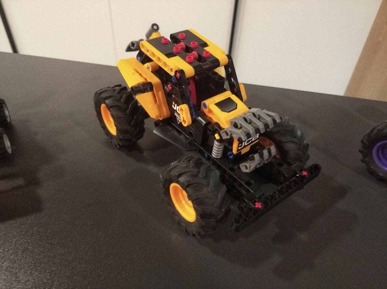 LEGO 42199 Monster Jam DIGatron Pull-Back