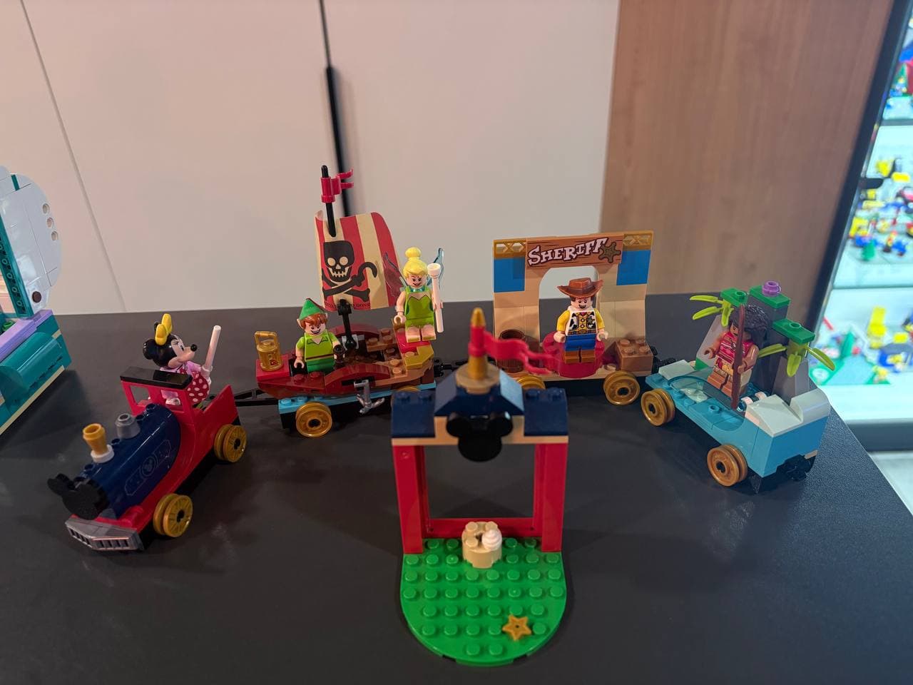 LEGO 43212 Disney Celebration Train