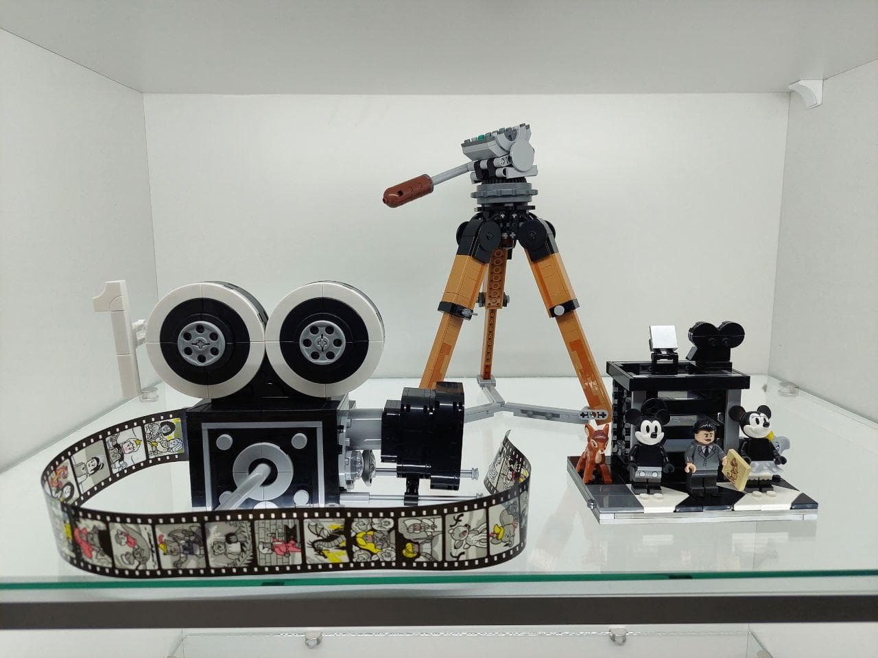 LEGO 43230 Walt Disney Tribute Camera