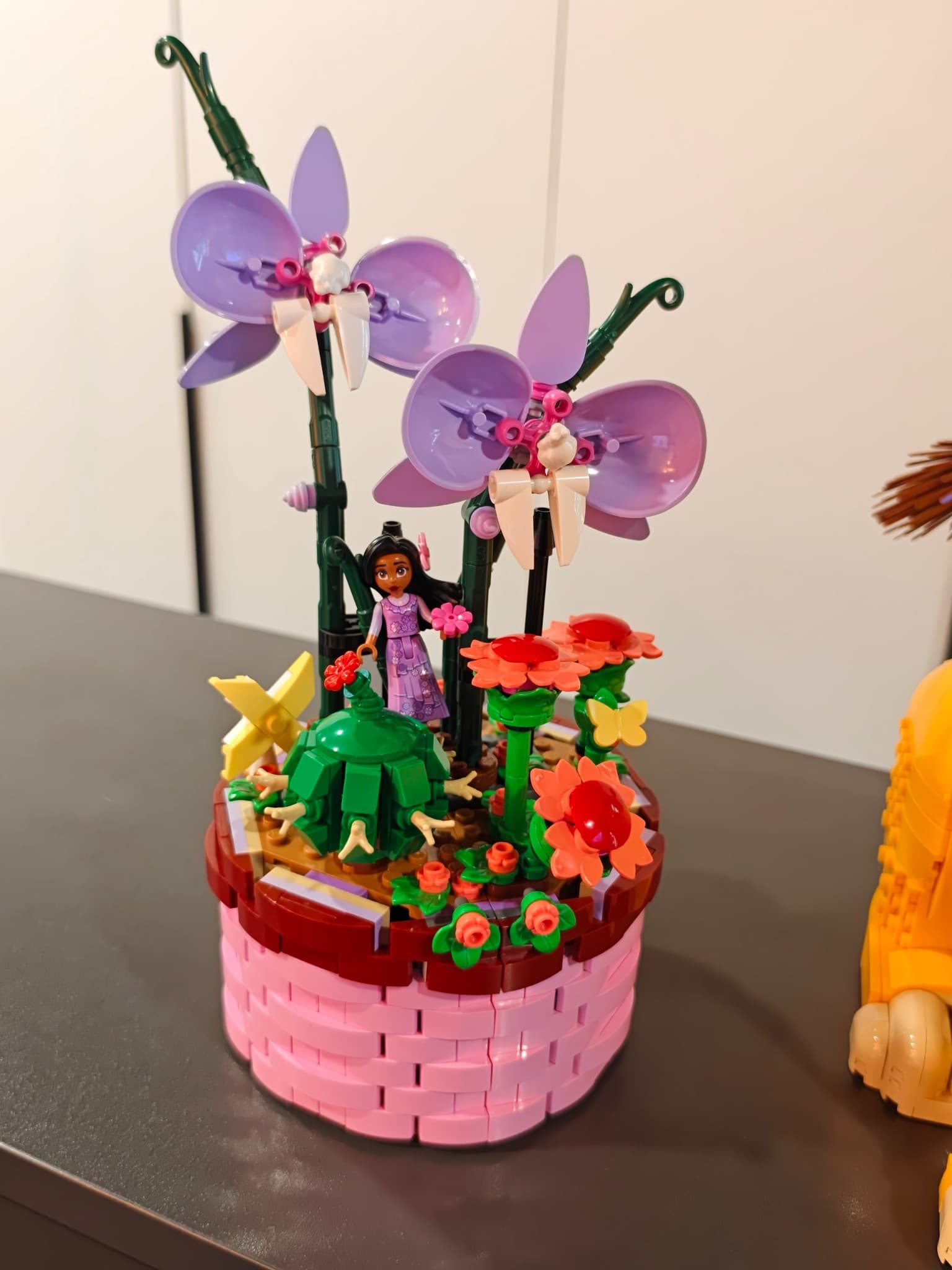 LEGO 43237 Isabela's Flowerpot