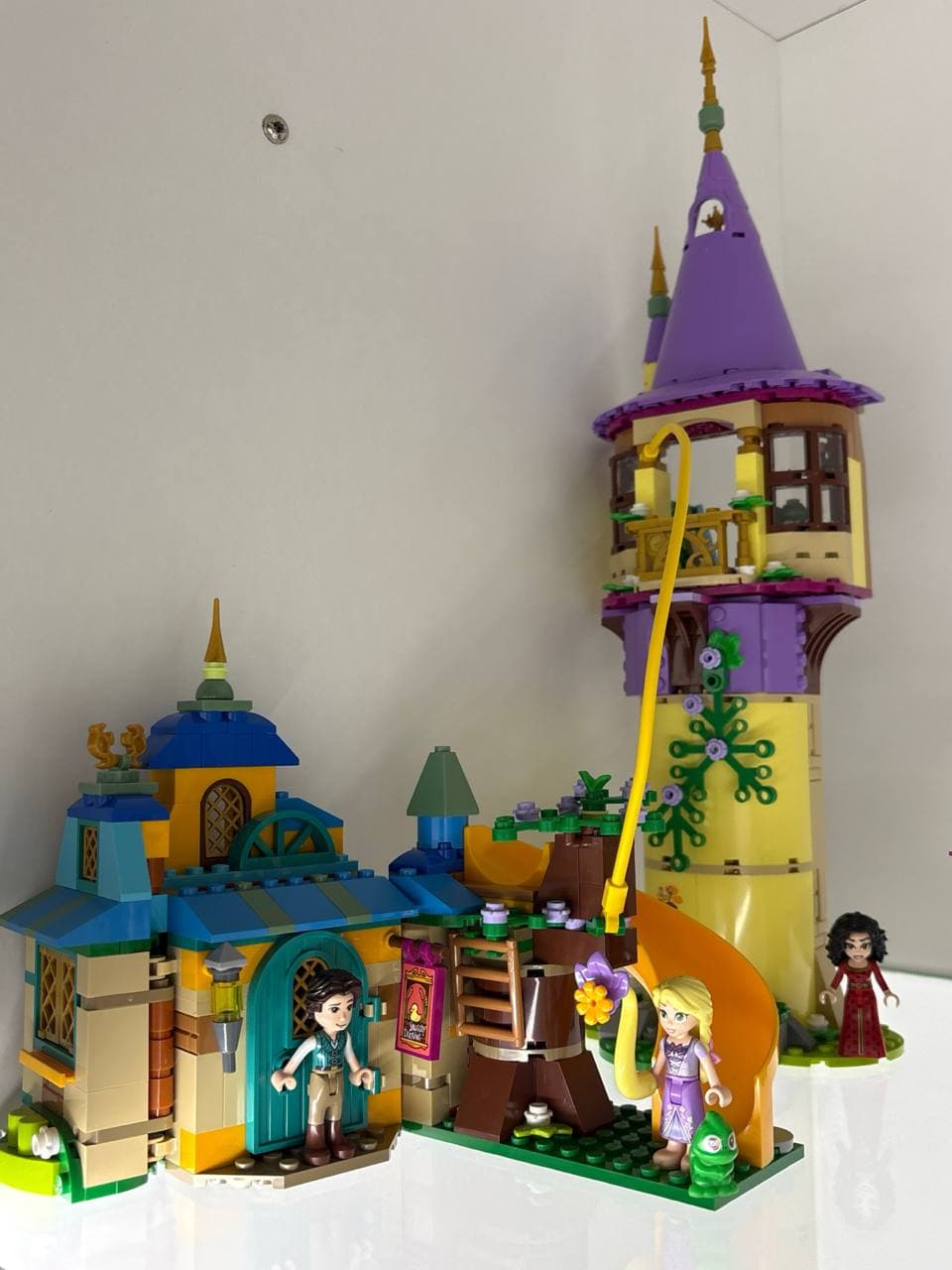 LEGO 43241 Rapunzel's Tower & The Snuggly Duckling