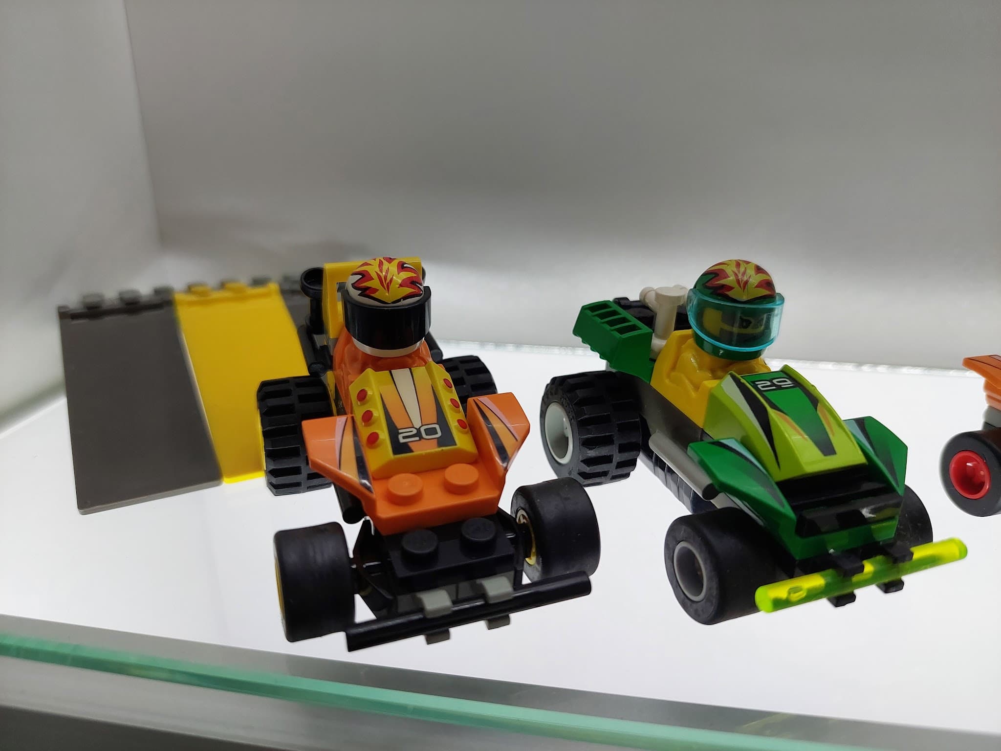 LEGO 4594 Maverick Sprinter & Hot Arrow