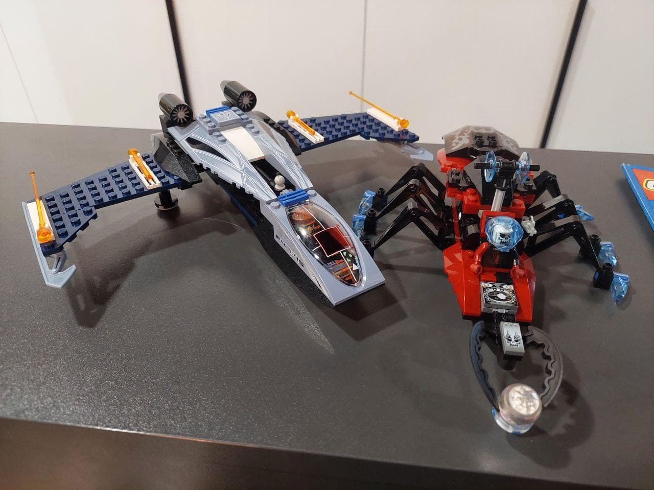 LEGO 4745 Blue Eagle versus Snow Crawler
