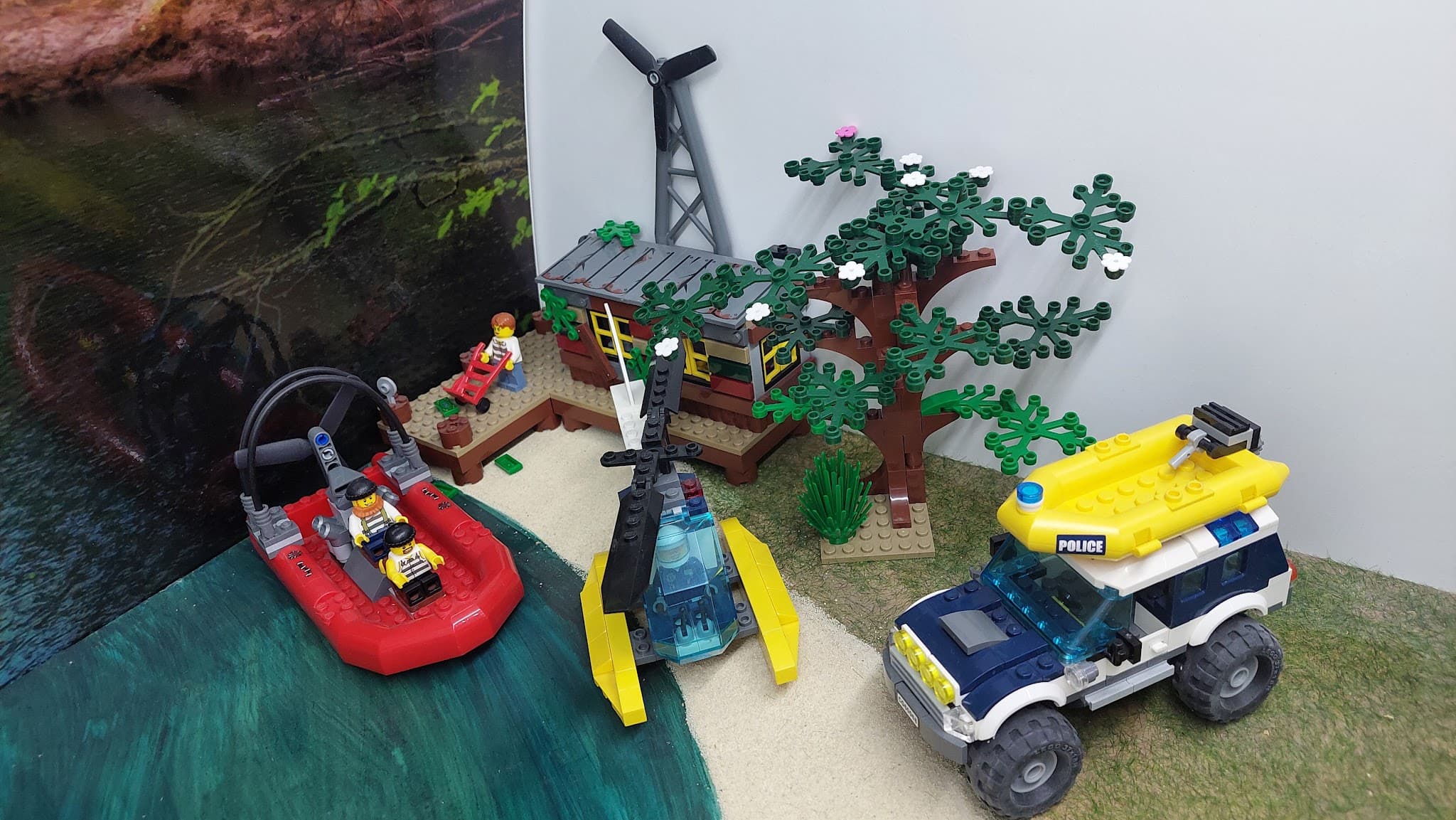 LEGO 60068 Crooks' Hideout