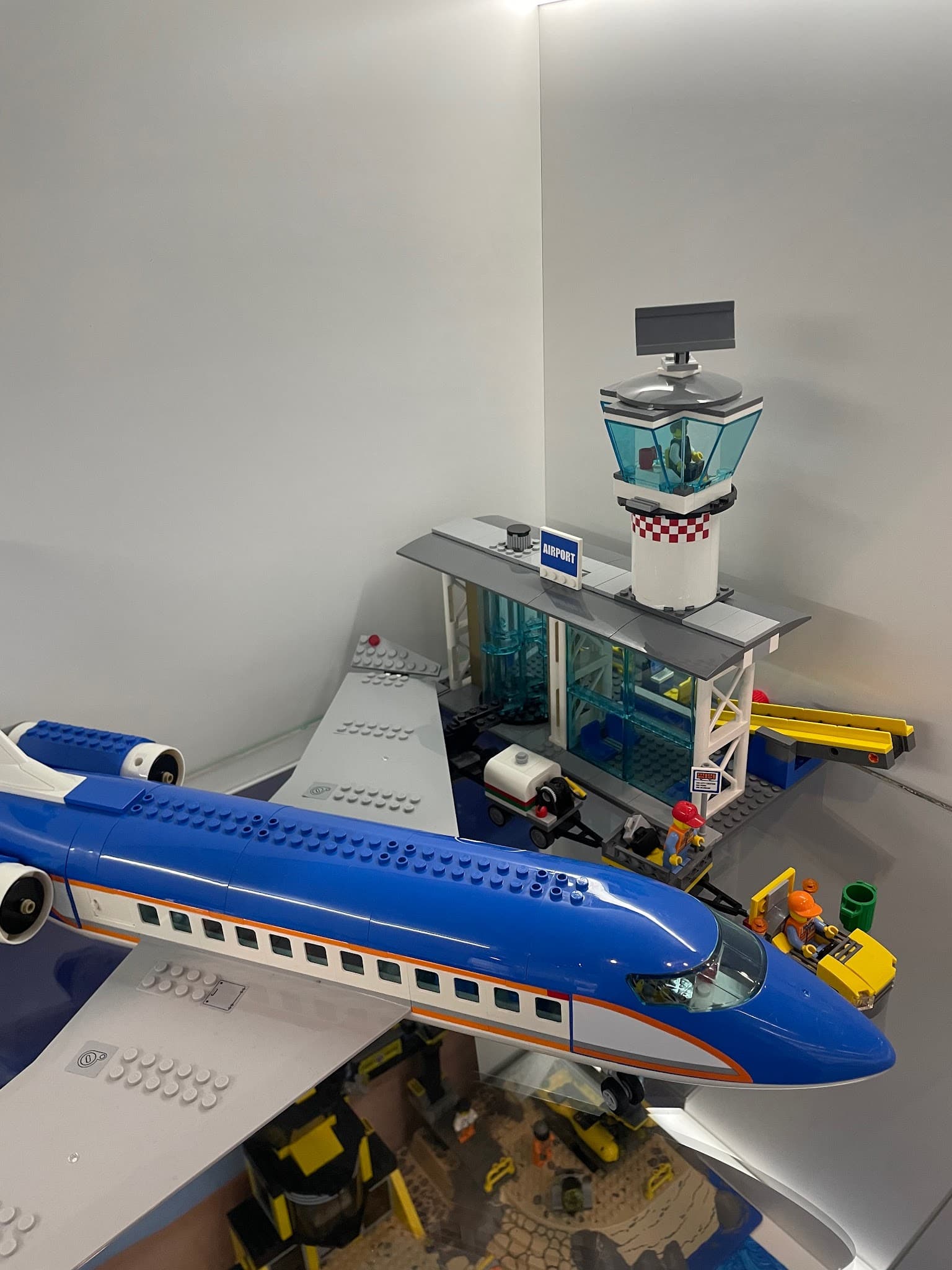 LEGO 60104 Airport Passenger Terminal