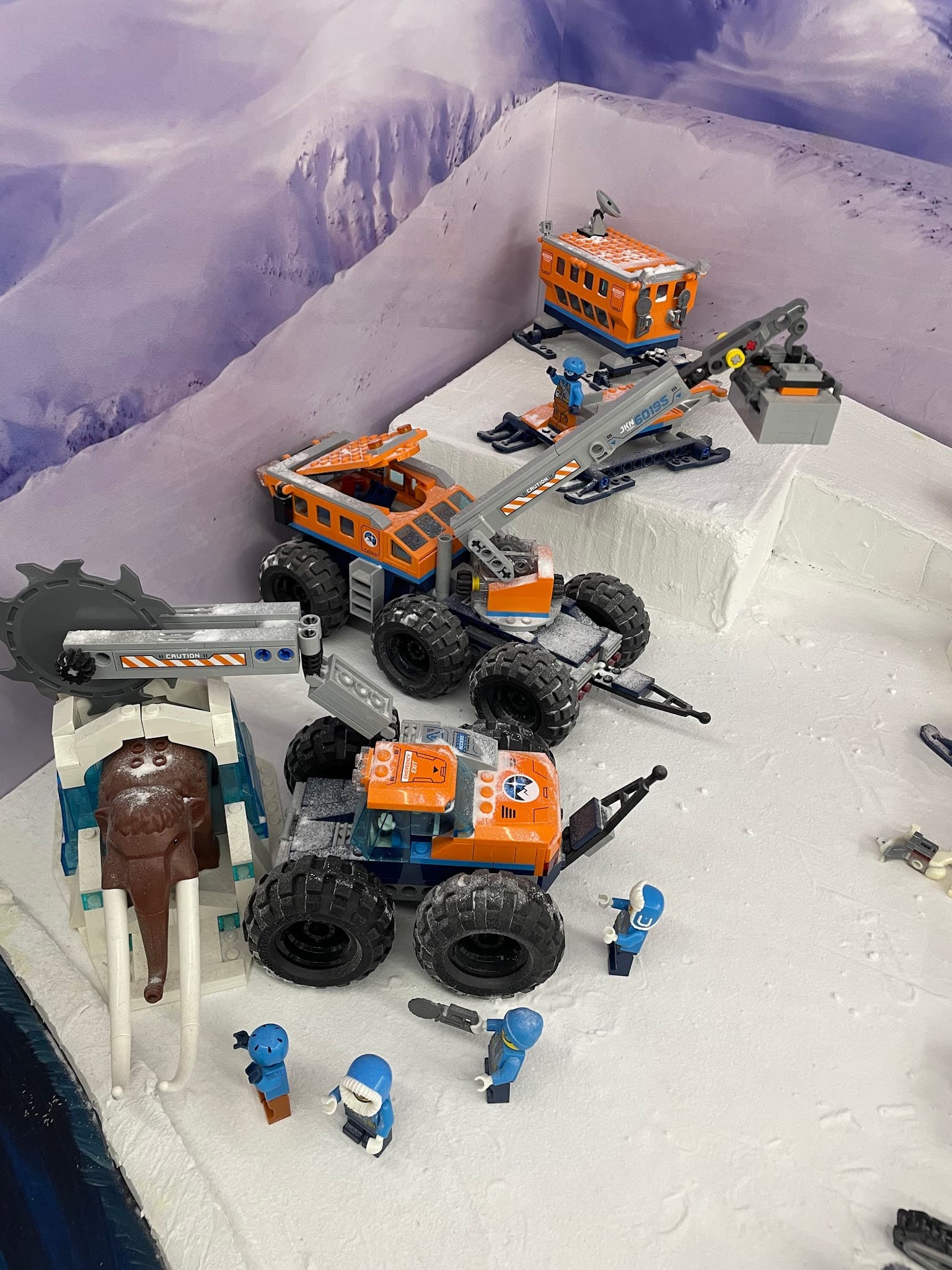 LEGO 60195 Arctic Mobile Exploration Base