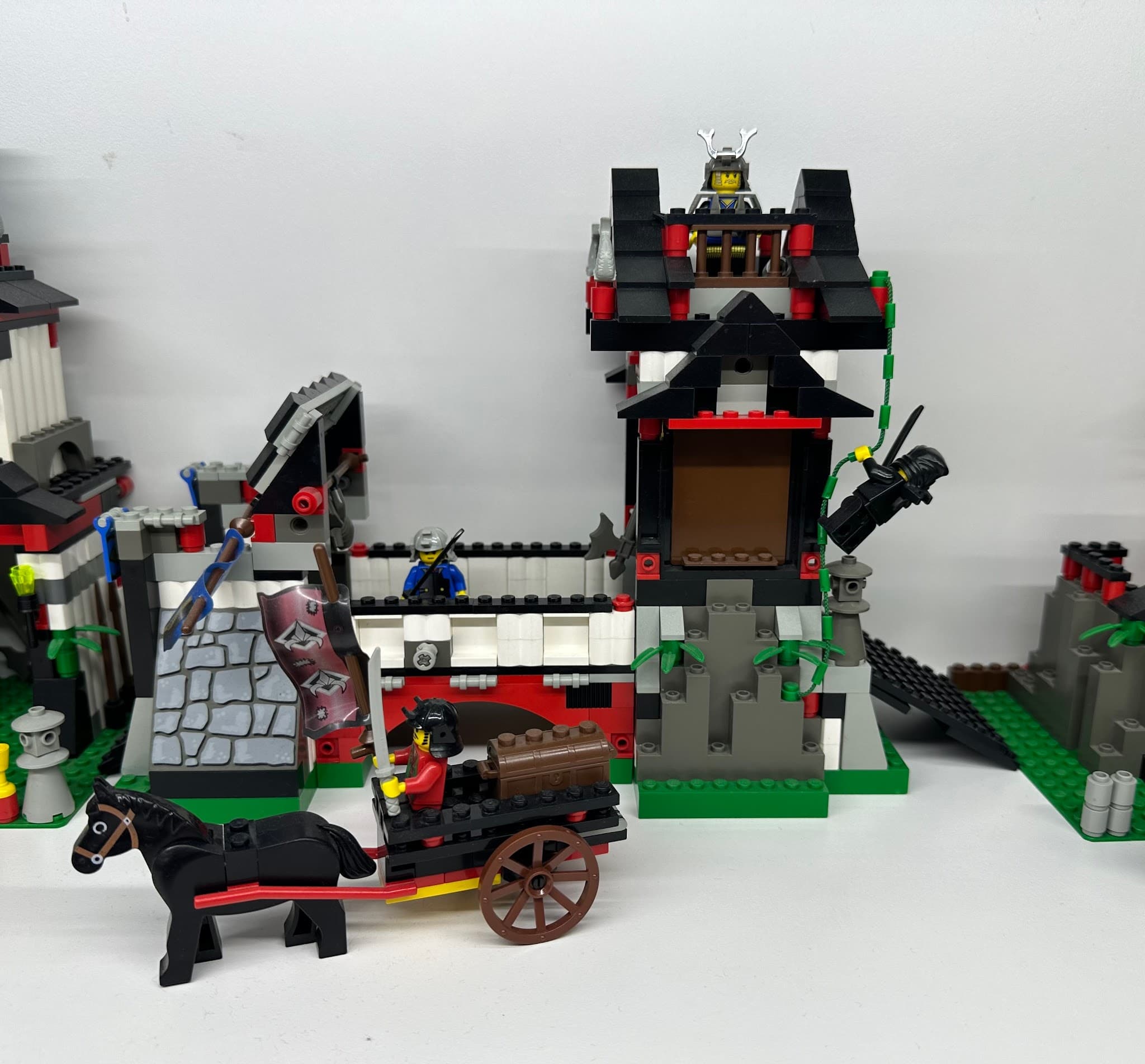 LEGO 6089 Stone Tower Bridge