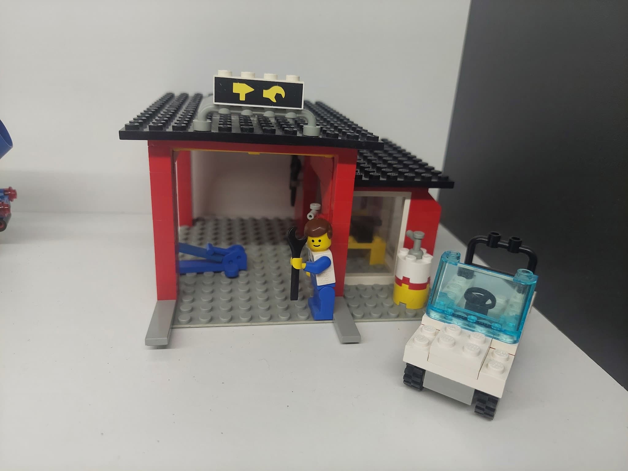 LEGO 6369 Auto Workshop
