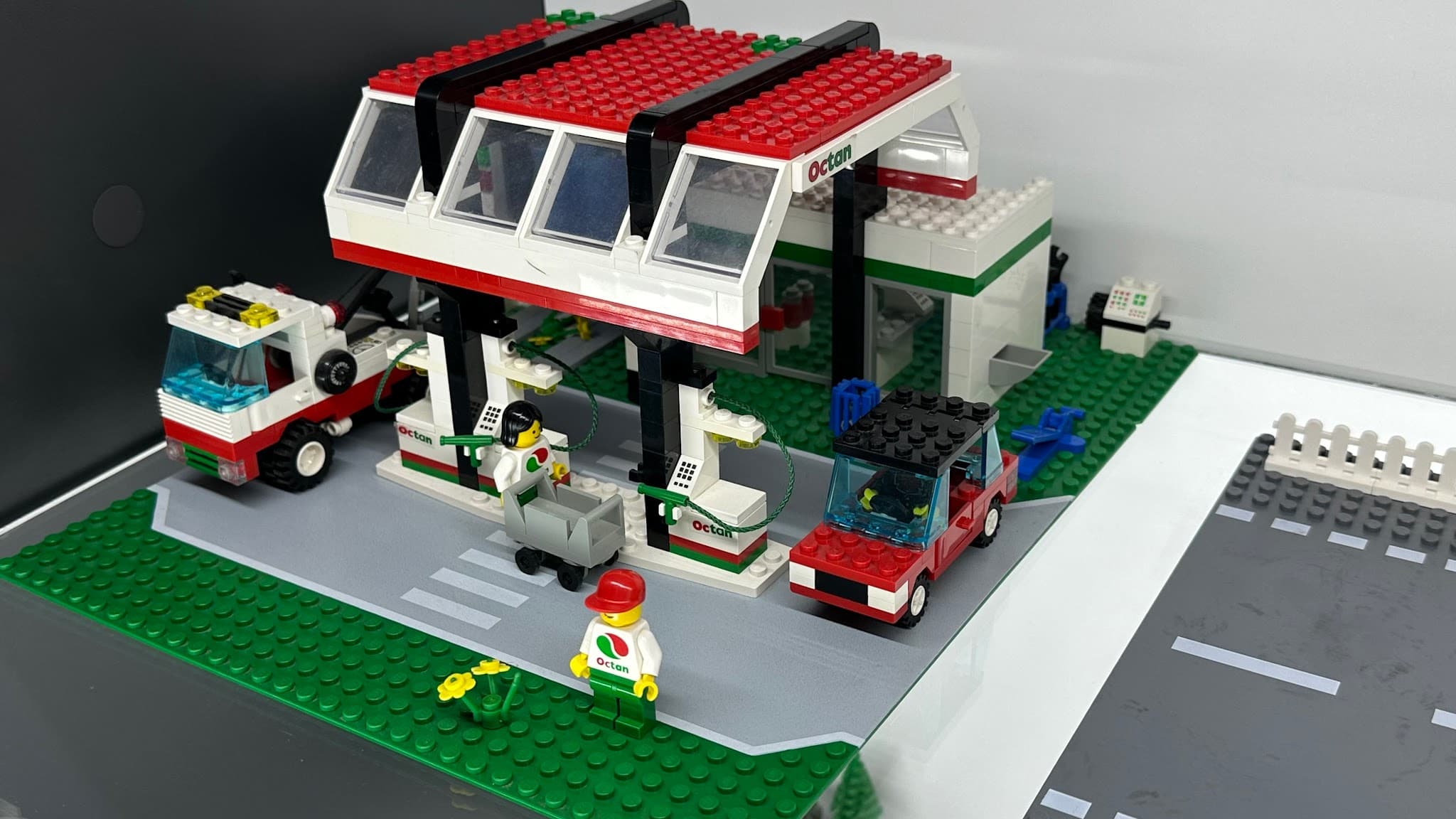 LEGO 6397 Gas N' Wash Express