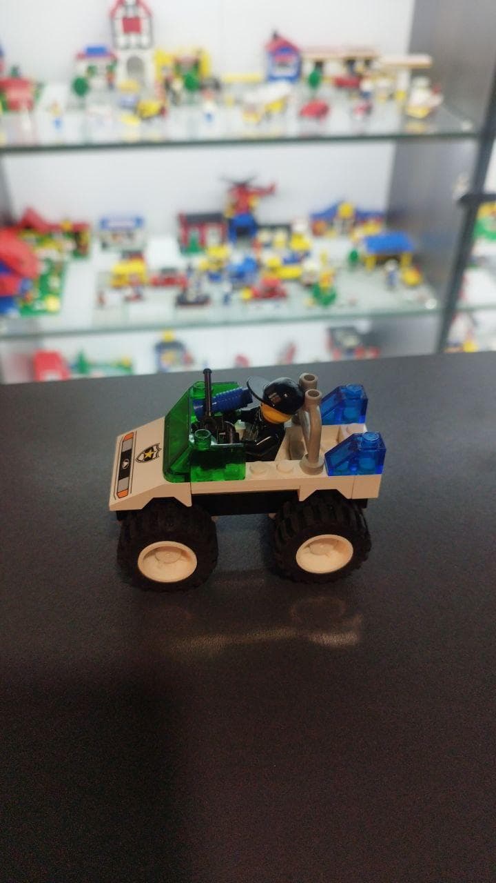 LEGO 6471 4WD Police Patrol