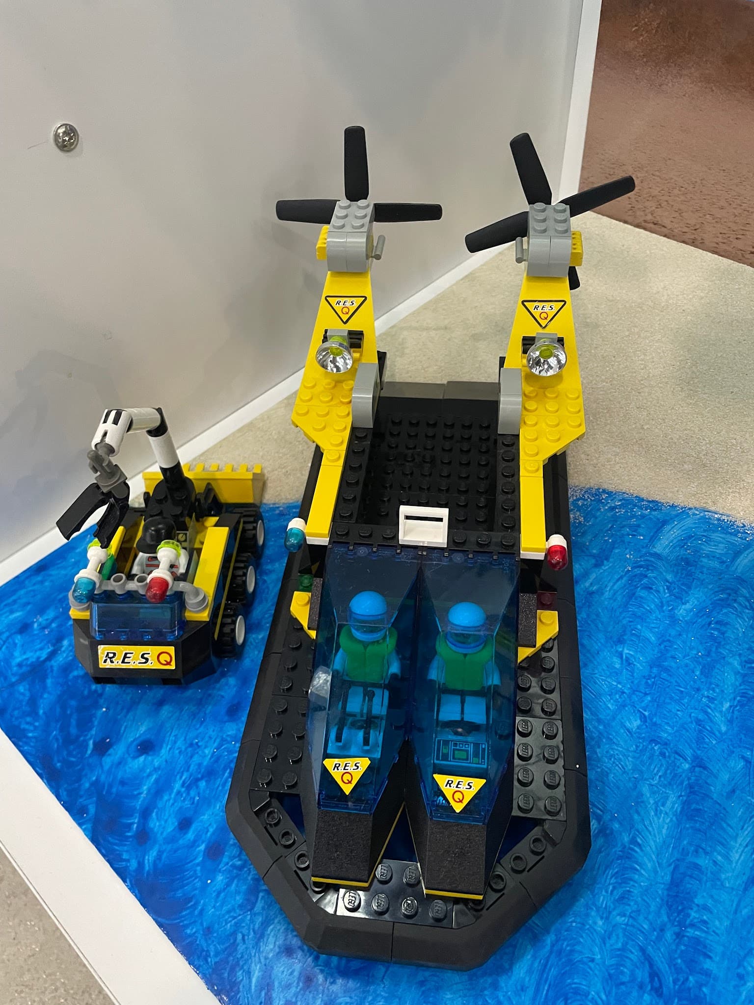 LEGO 6473 Res-Q Cruiser
