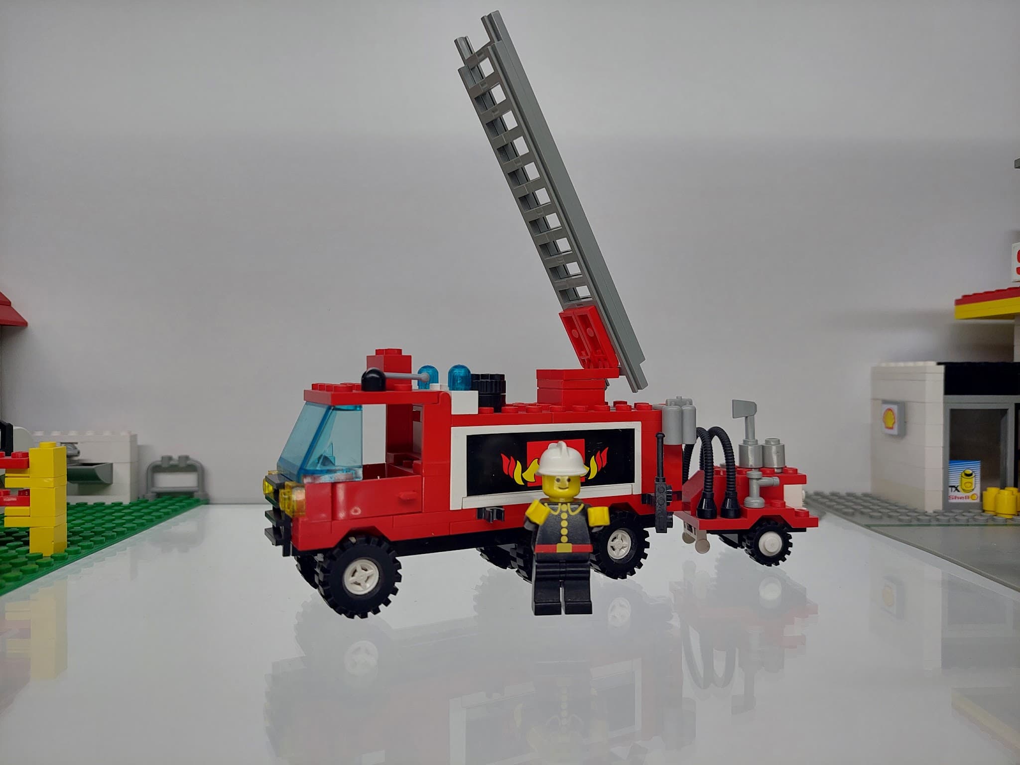 LEGO 6480 Hook and Ladder Truck