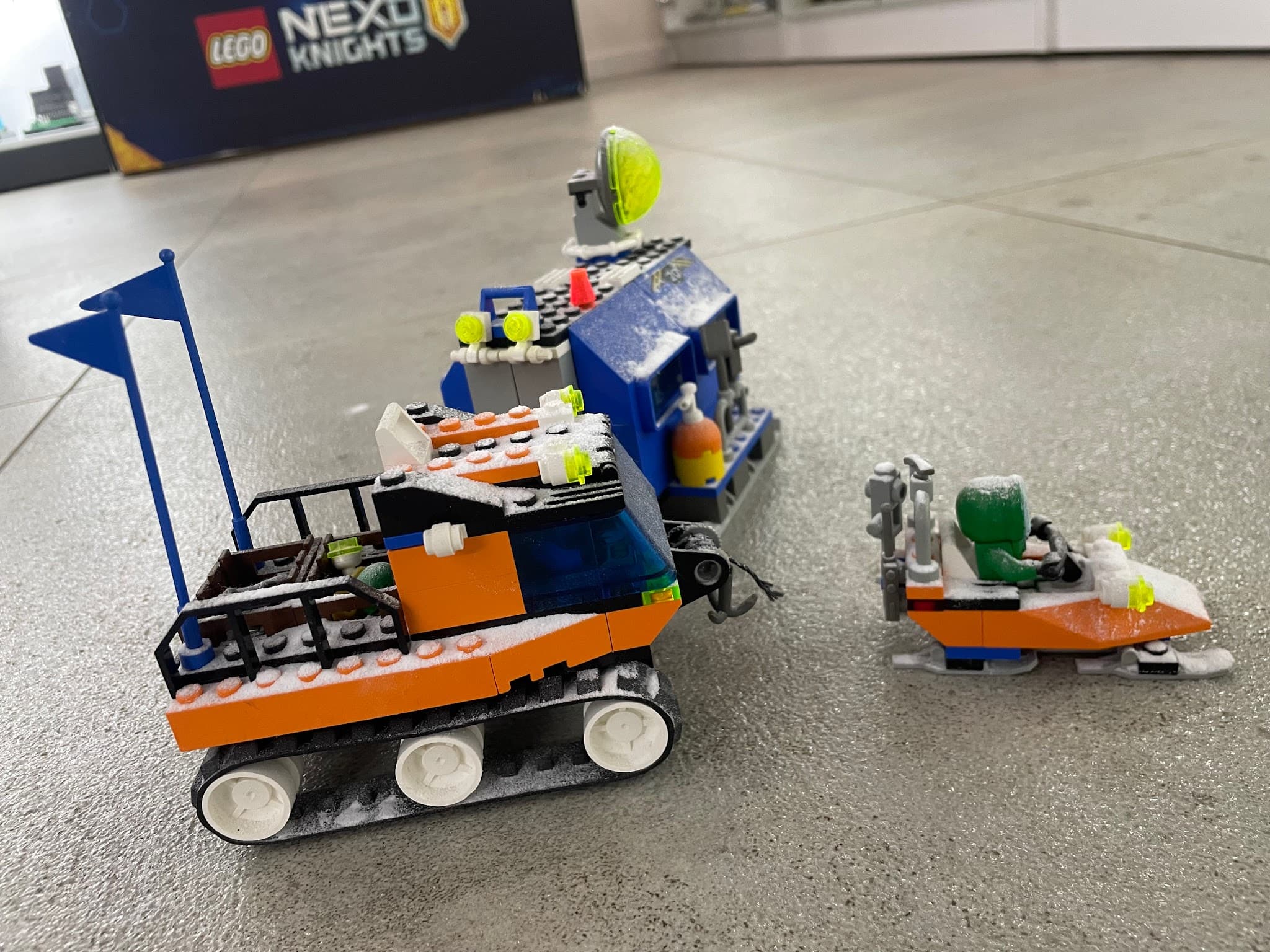 LEGO 6520 Mobile Outpost