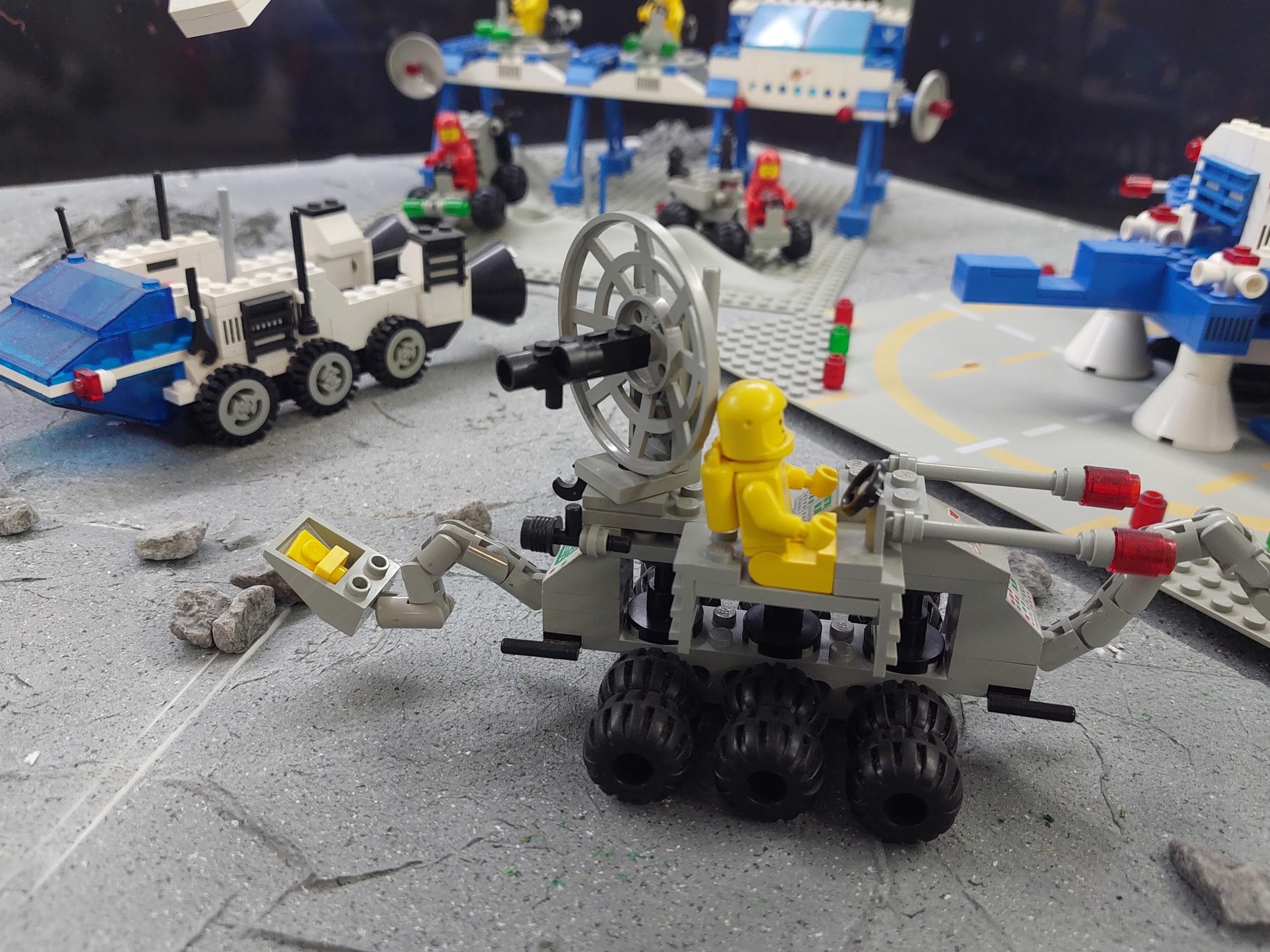 LEGO 6880 Surface Explorer