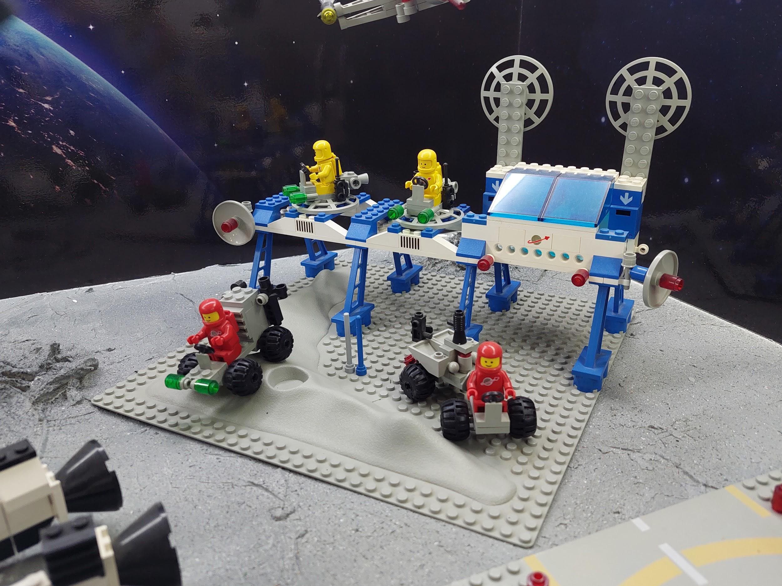LEGO 6930 Space Supply Station