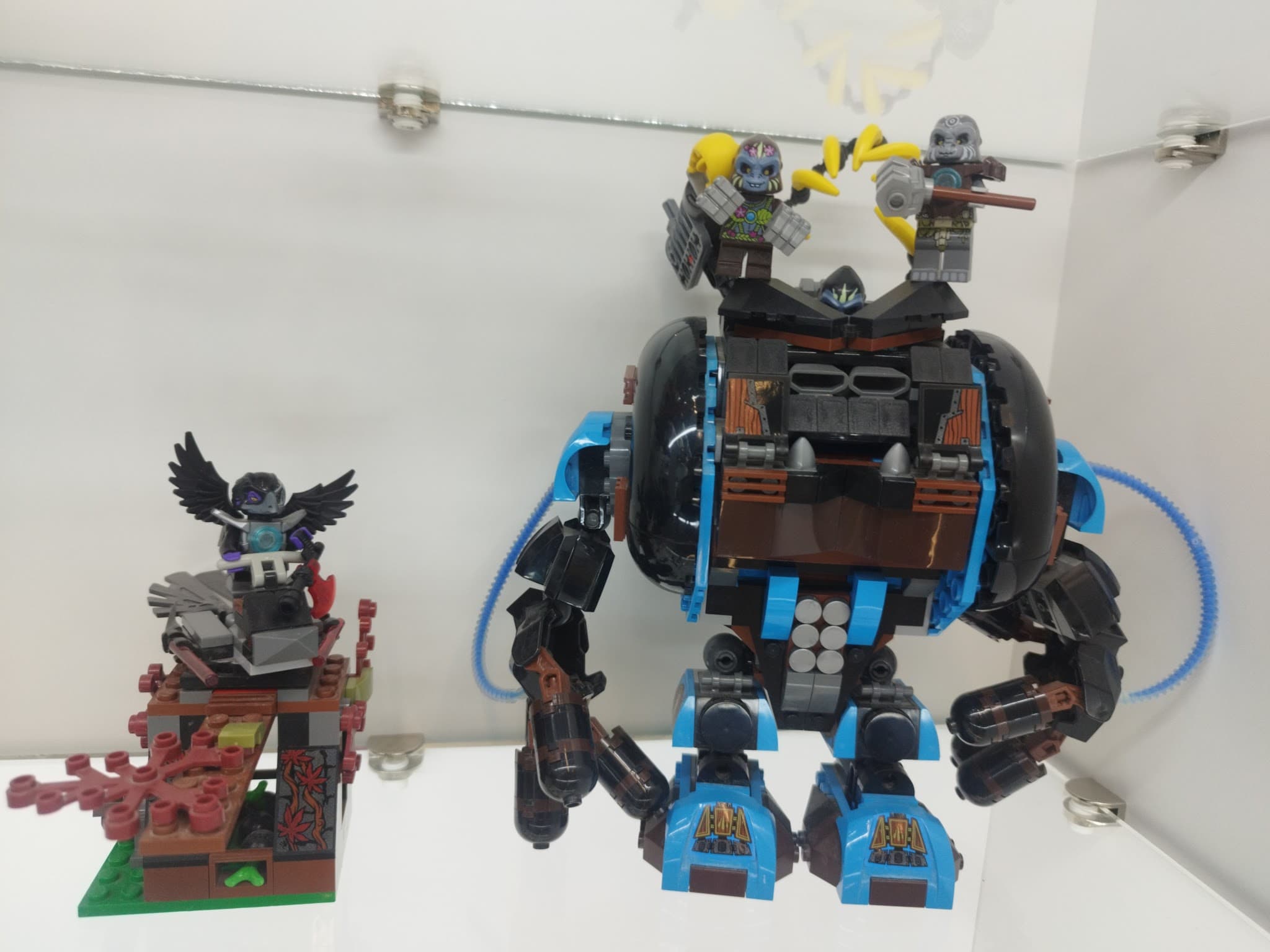LEGO 70008 Gorzan's Gorilla Striker