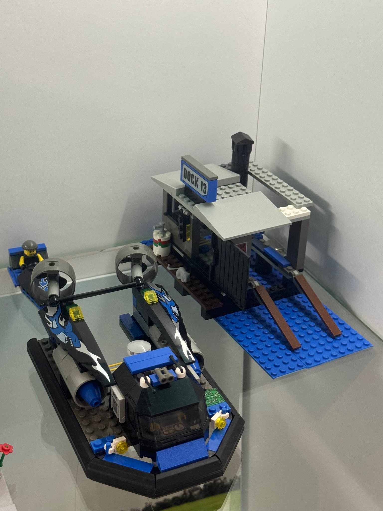 LEGO 7045 Hovercraft Hideout