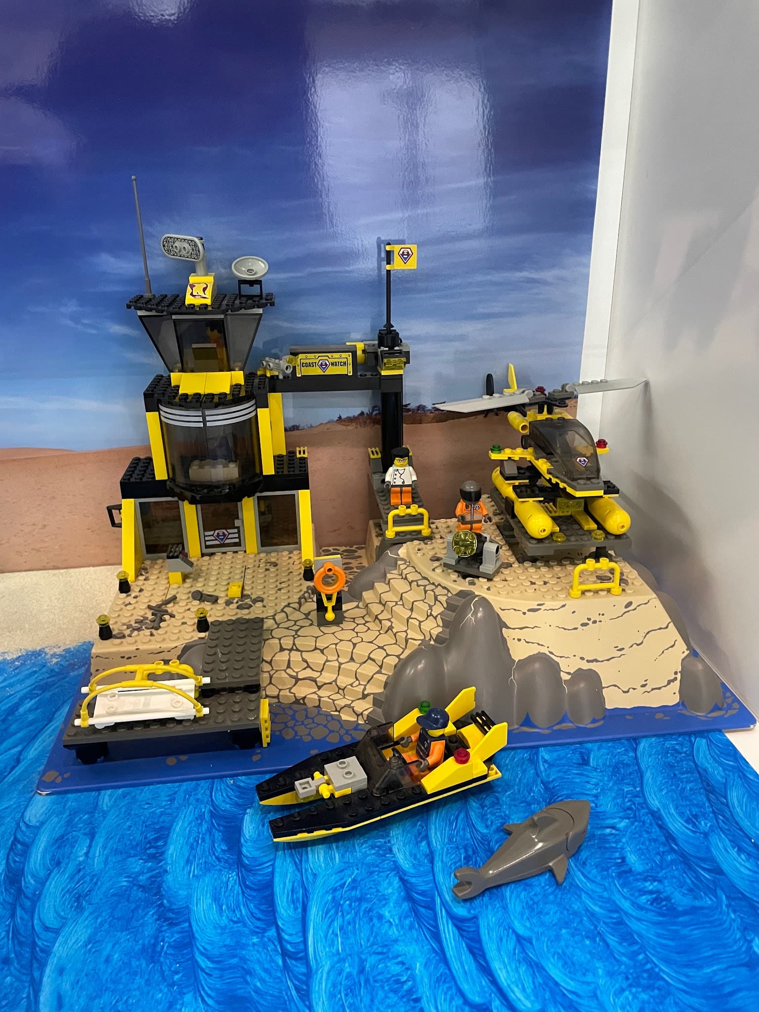 LEGO 7047 Coast Watch HQ