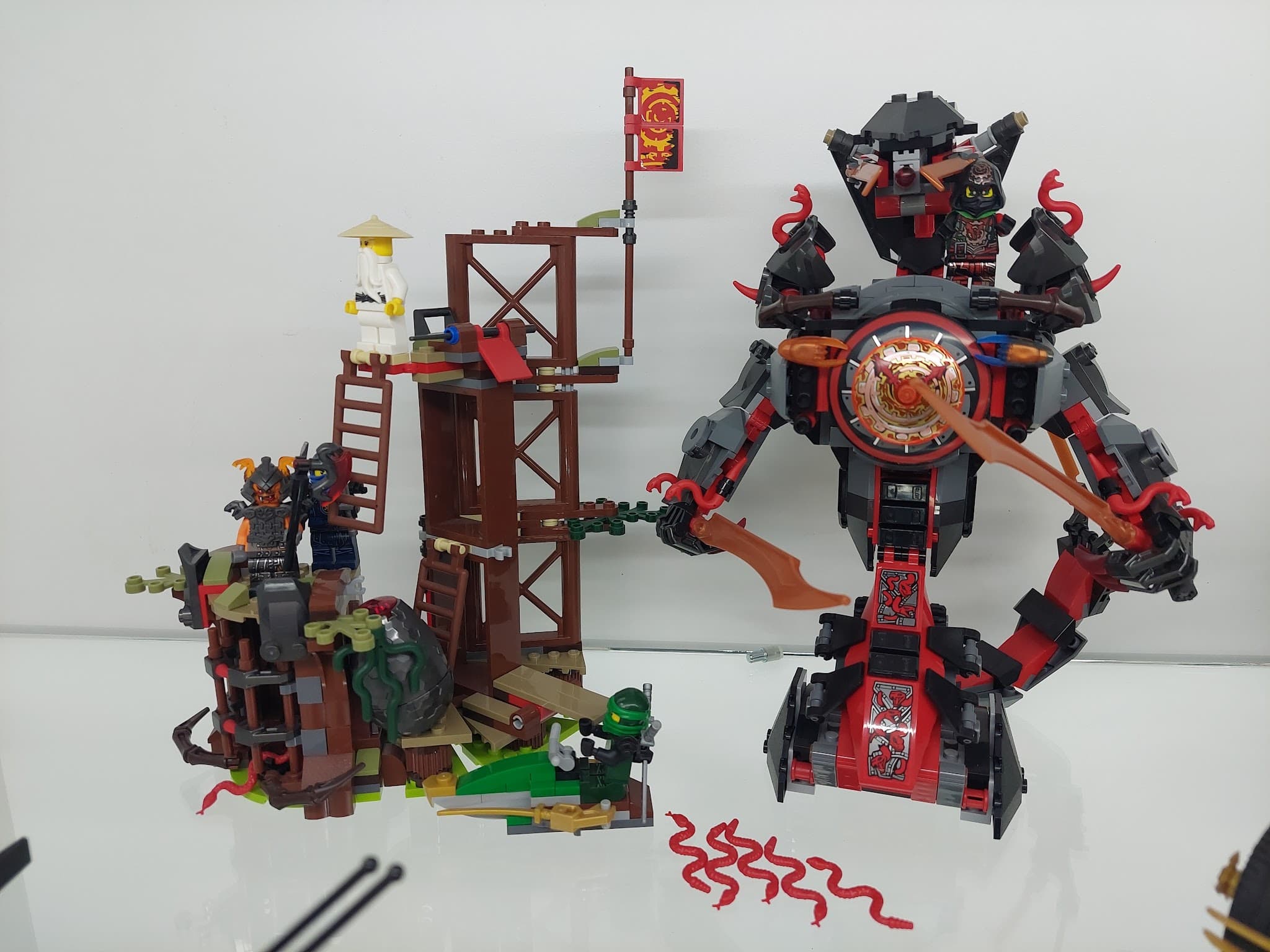 LEGO 70626 Dawn of Iron Doom