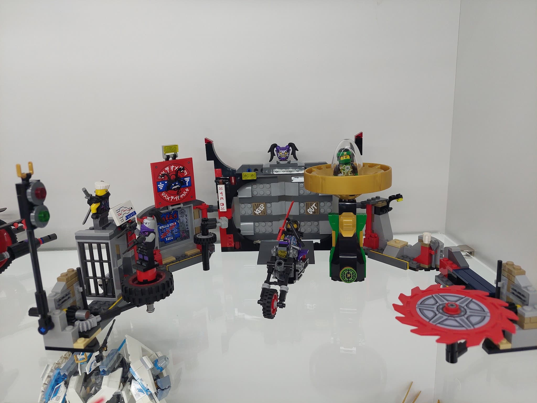 LEGO 70640 S.O.G. Headquarters