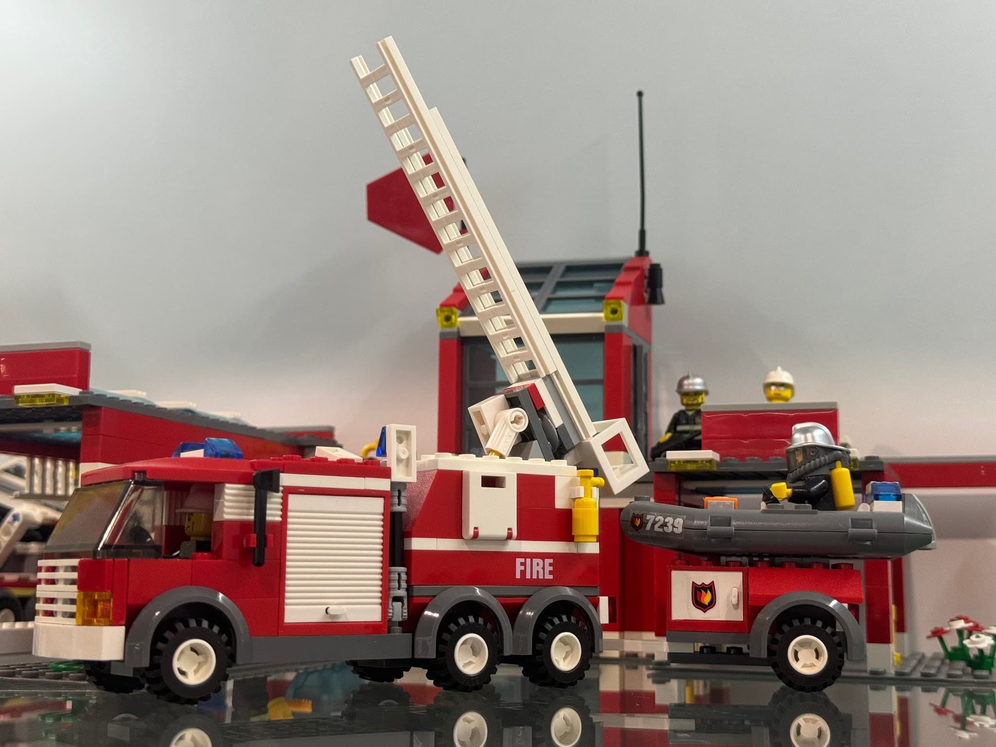 LEGO 7239 Fire Truck