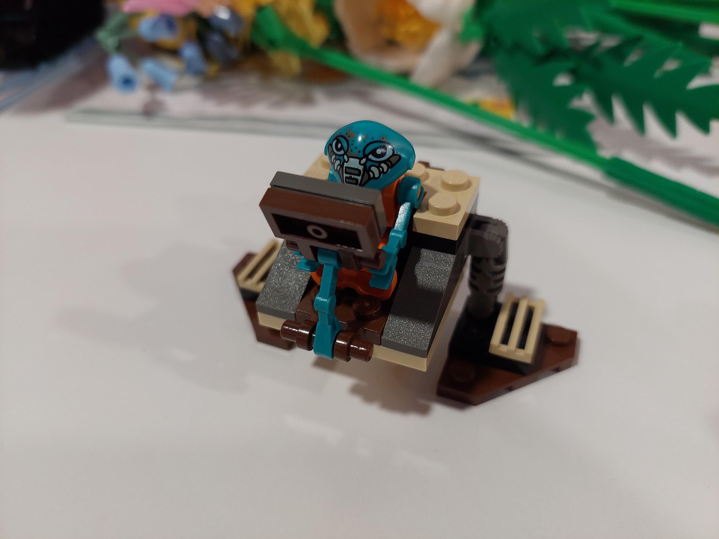 LEGO 7302 Worker Robot