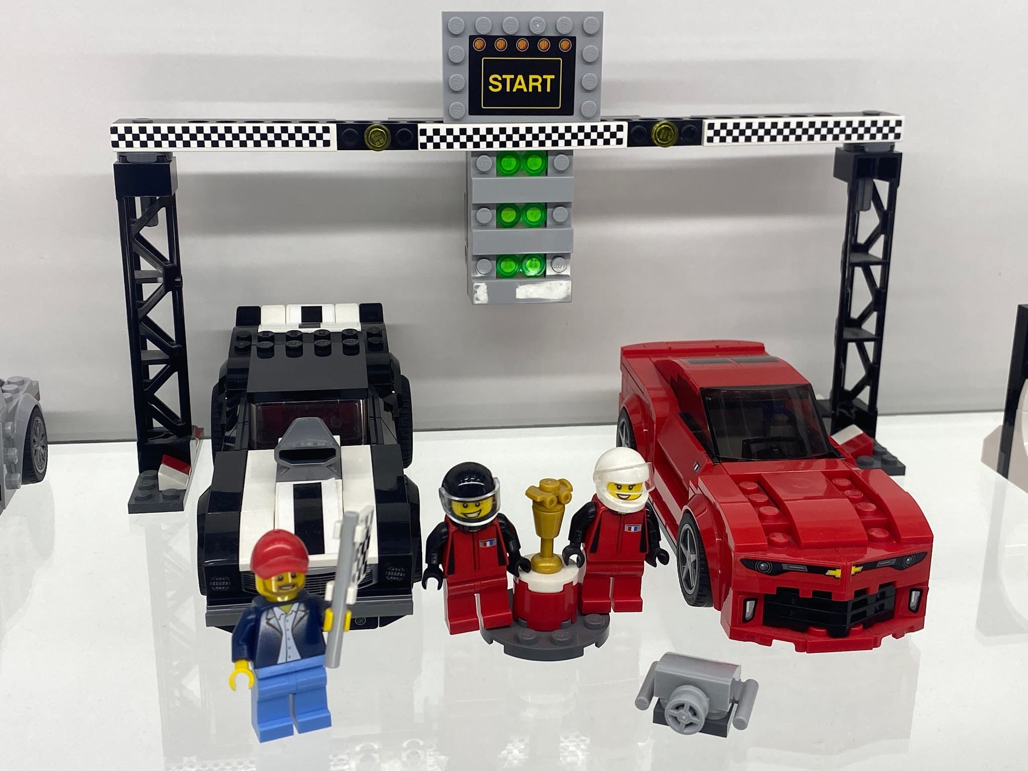 LEGO 75874 Chevrolet Camaro Drag Race
