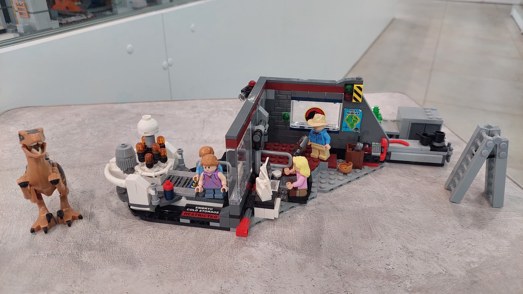 LEGO 75932 Jurassic Park Velociraptor Chase