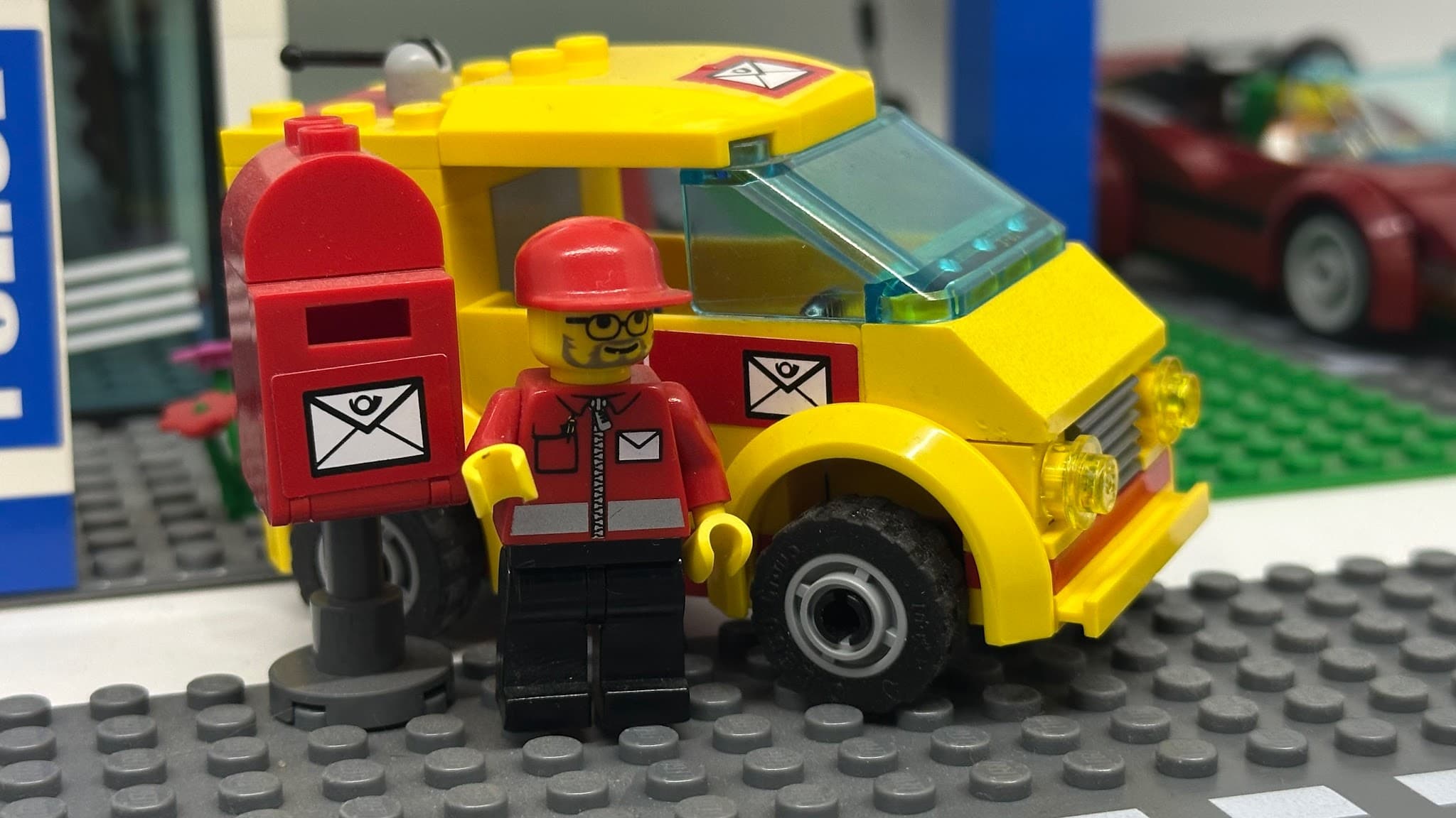 LEGO 7731 Mail Van