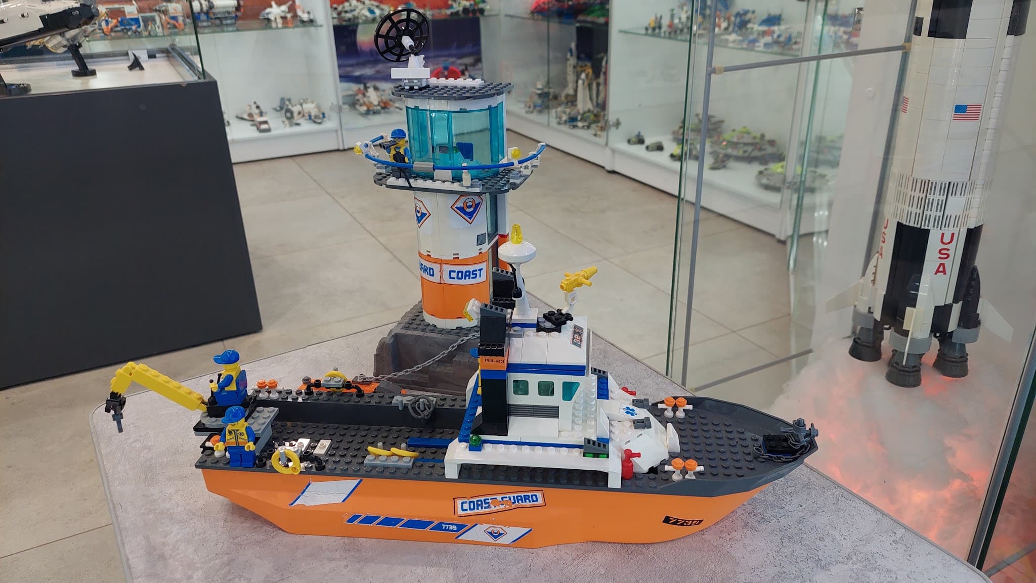 LEGO 7739 Coast Guard Patrol Boat & Tower