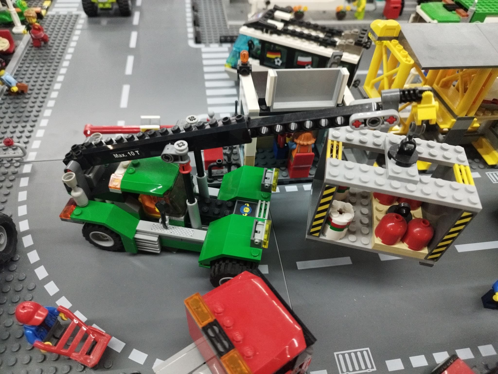 LEGO 7992 Container Stacker