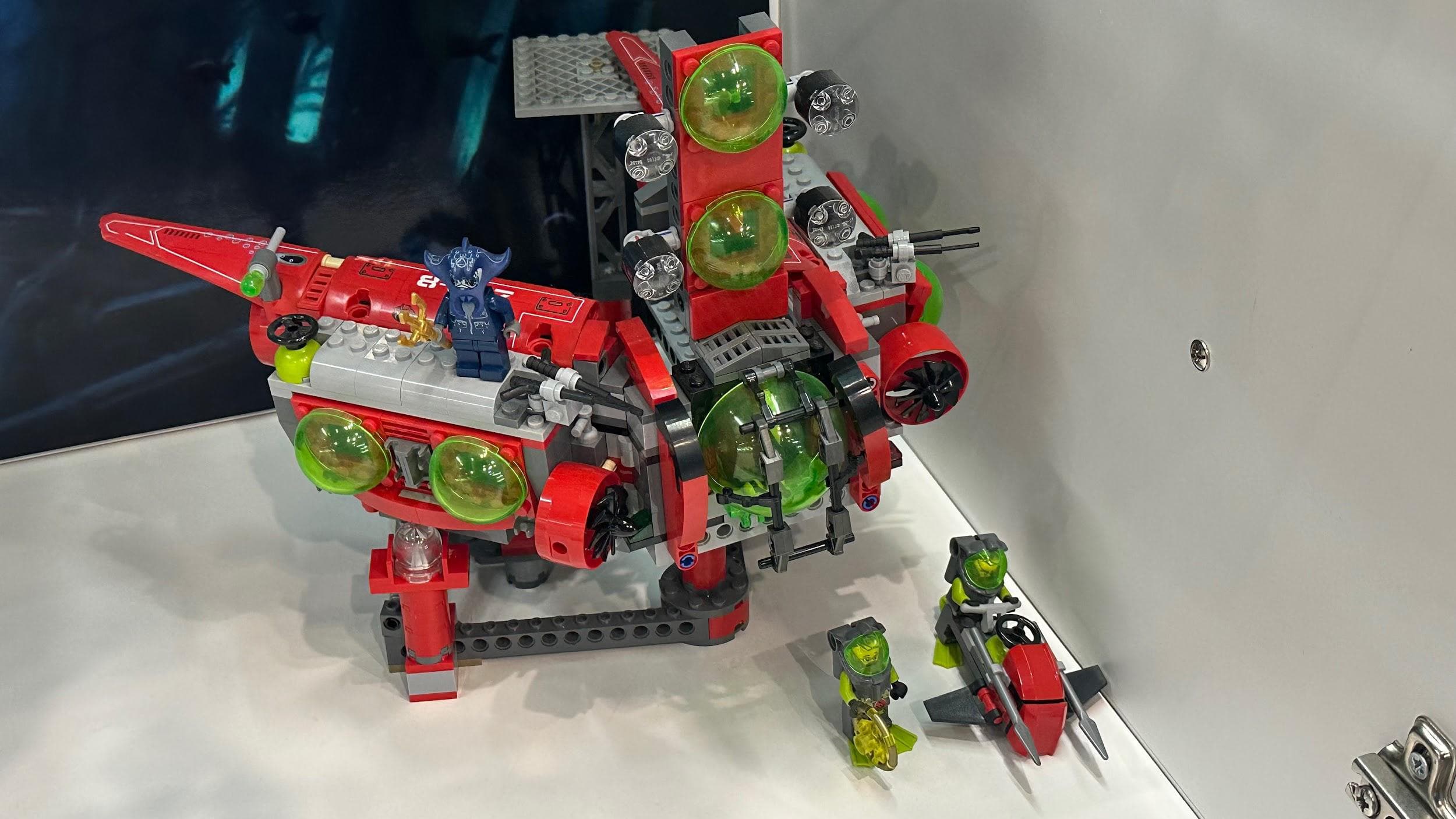 LEGO 8077 Atlantis Exploration HQ
