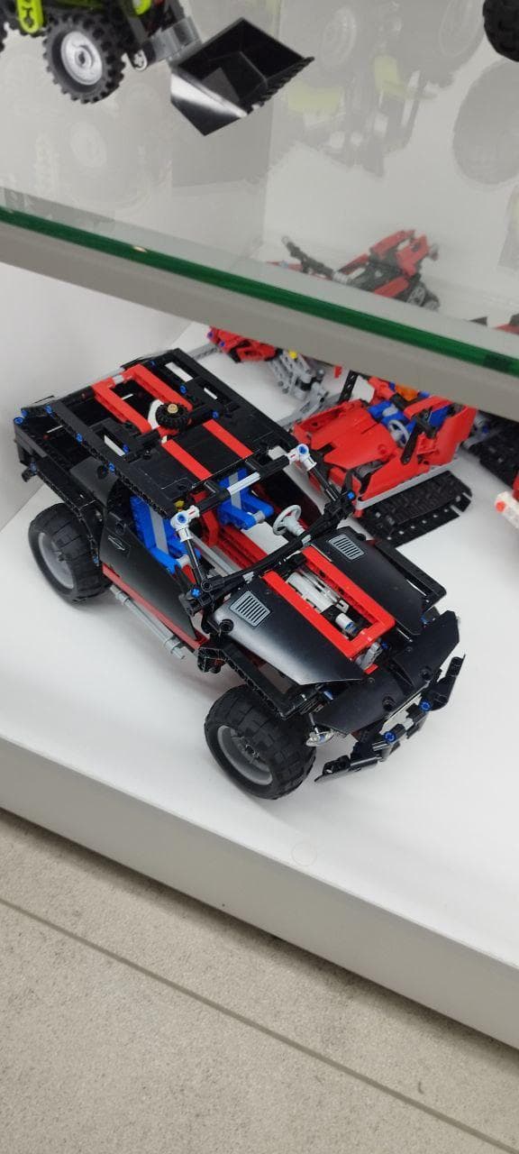 LEGO 8081 Extreme Cruiser