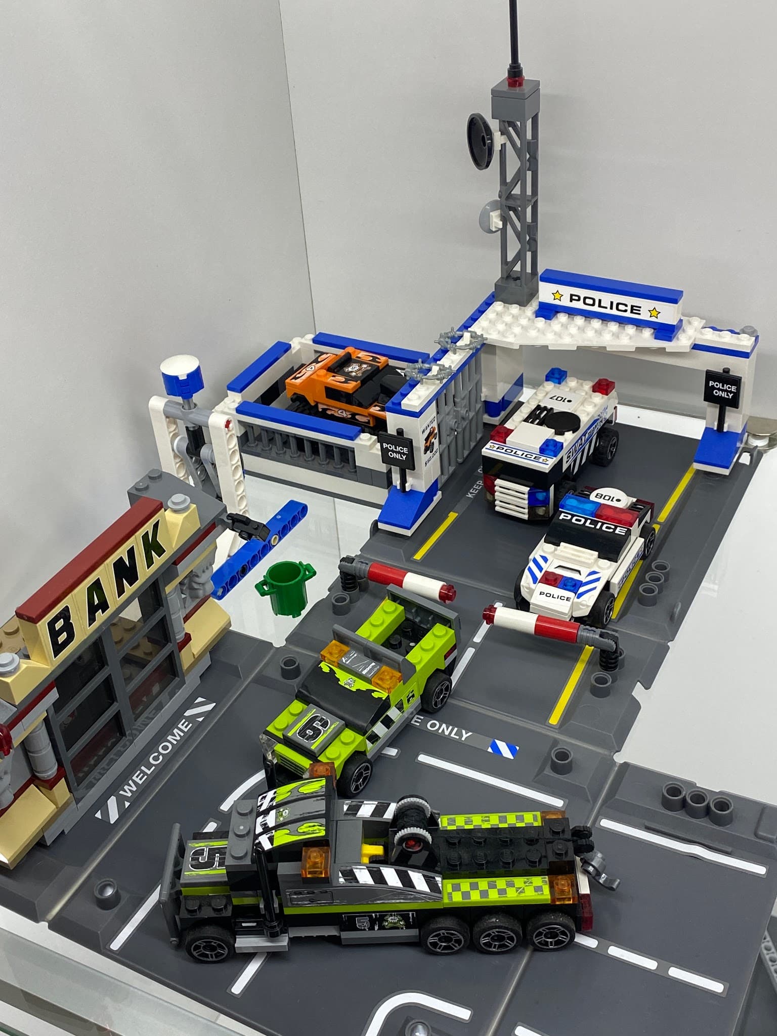 LEGO 8211 Brick Street Getaway