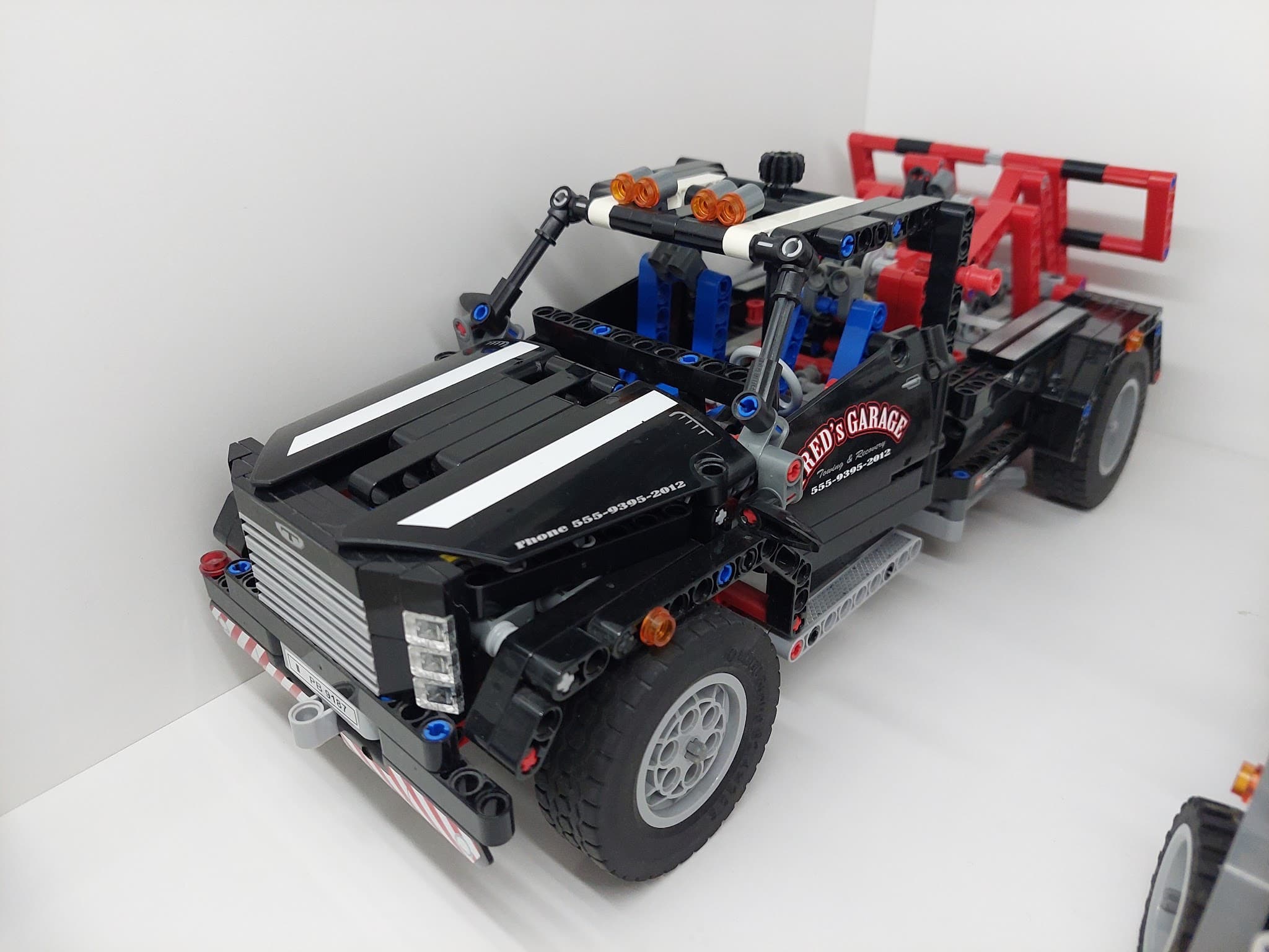 LEGO 9395 Pick-Up Tow Truck