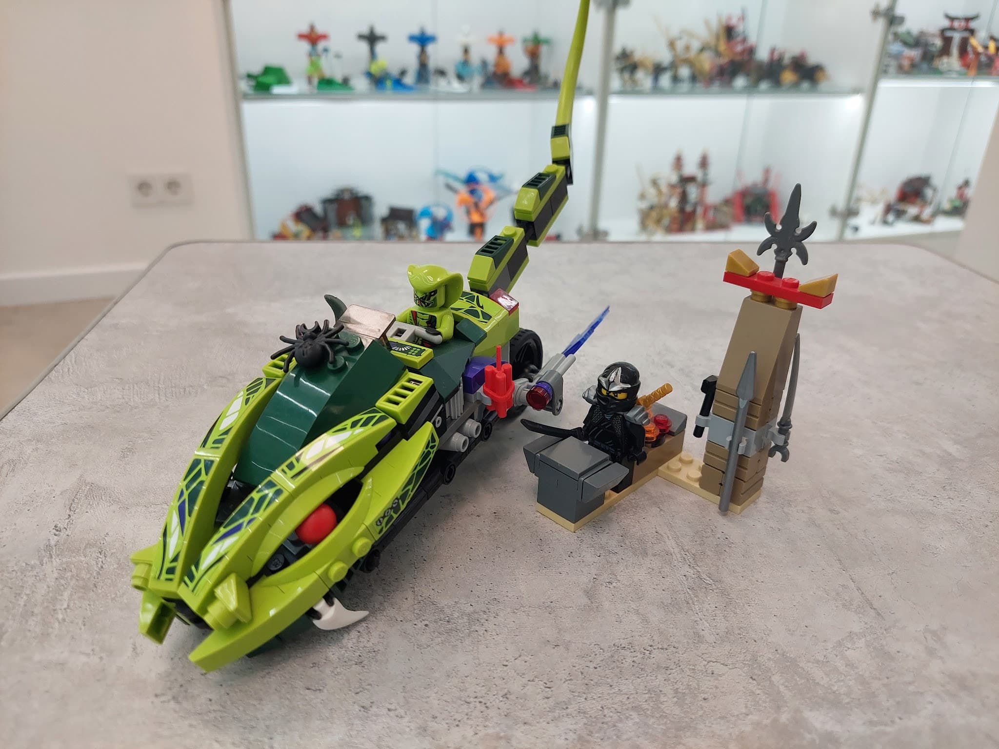 LEGO 9447 Lasha's Bite Cycle