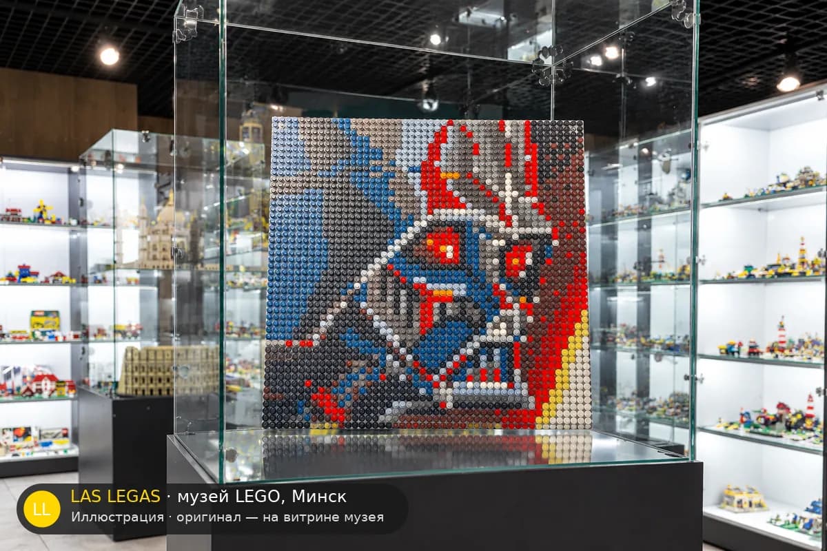 Иллюстрация: LEGO 31200 Звёздные войны: Ситхи на витрине в зале музея Las Legas