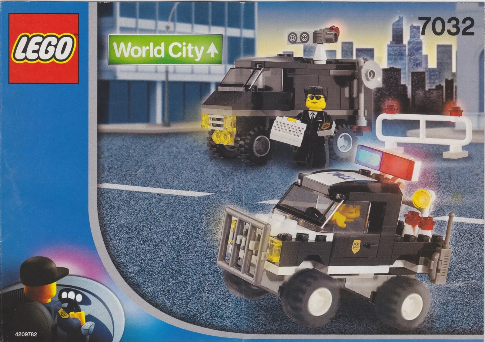 Police 4WD and Undercover Van 7032, серия World City, 154 детали, 2003 год