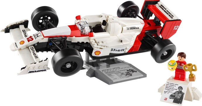LEGO 10330 McLaren MP4/4 & Ayrton Senna — экспонат музея Las Legas